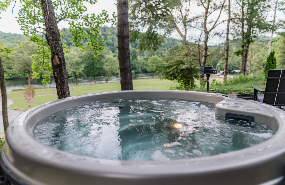 Asheville River Cabins hot tub