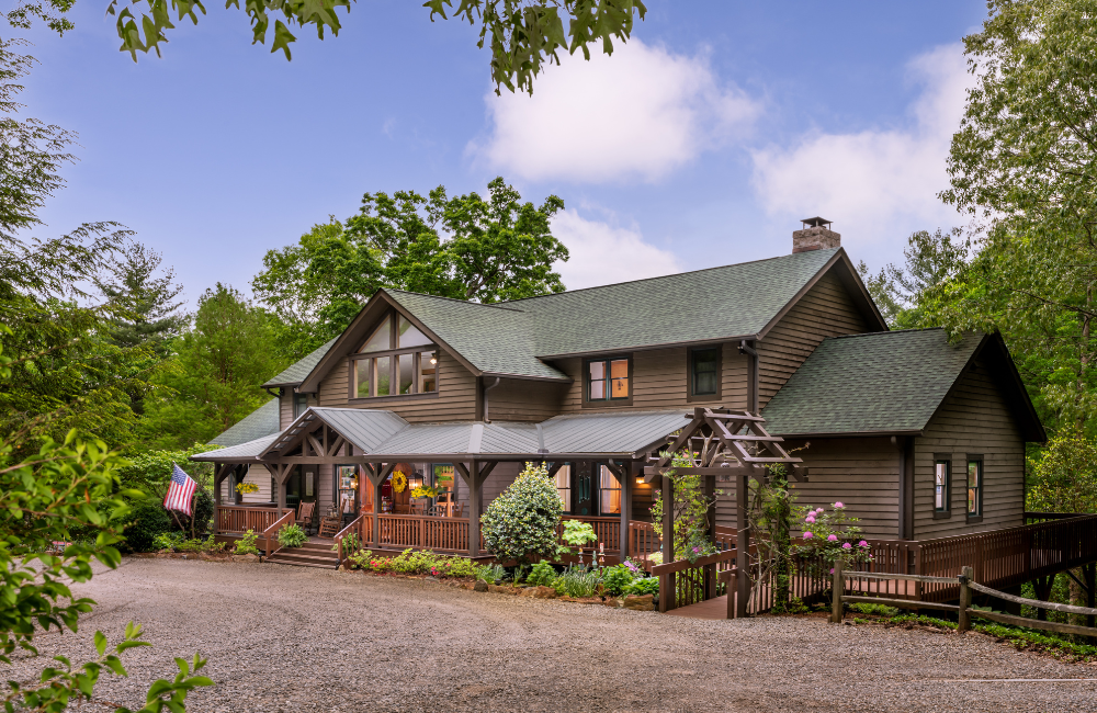 Four Nights or More–Save 10% at Bent Creek Lodge