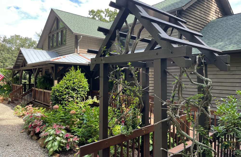 Four Nights Special Bent Creek Lodge