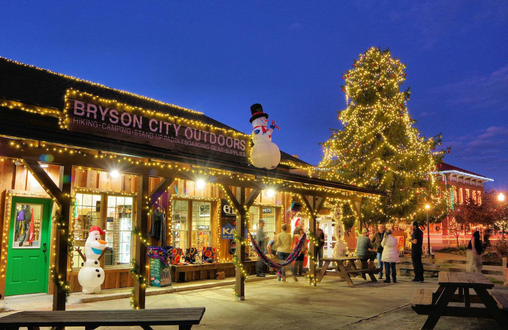 Bryson City Christmas lighting at outdoors store