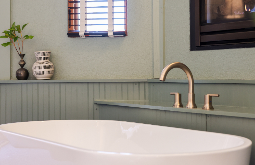 Another view of soaking tub at Outland Great Smoky Mountains Chalet & Suites