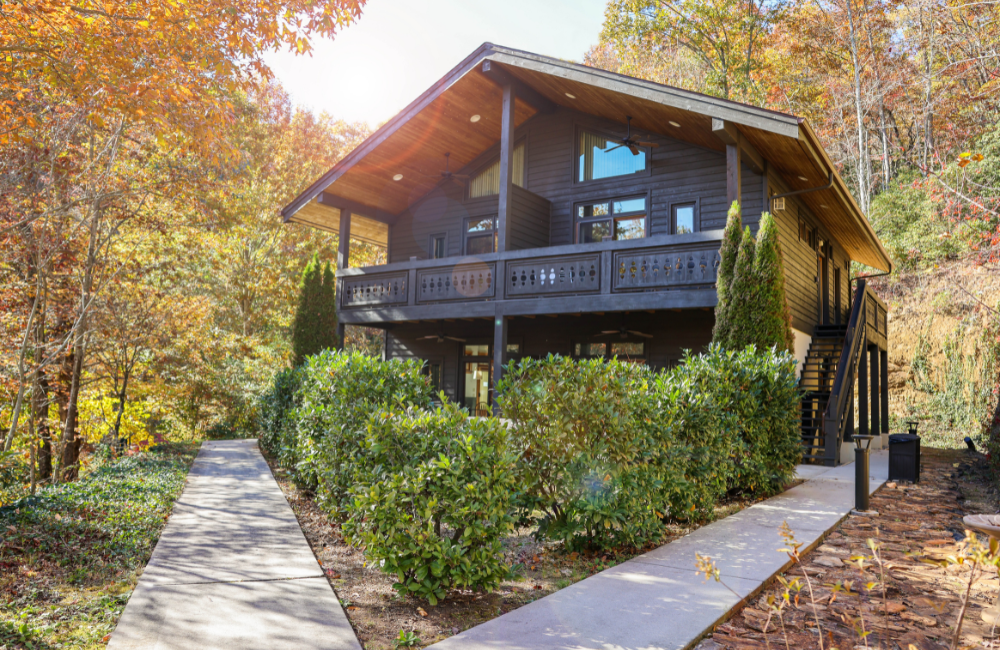 Alternate exterior view of Outland Great Smoky Mountains Chalet & Suites