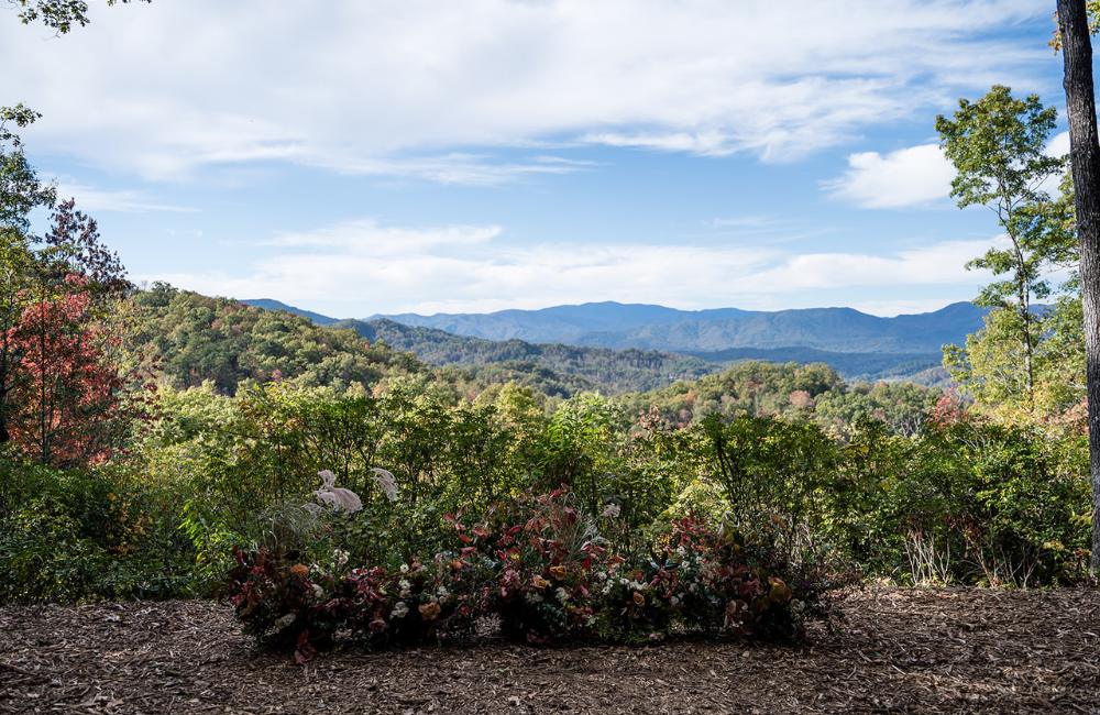 Stunning mountain views at Outland Great Smoky Mountains Chalet & Suites