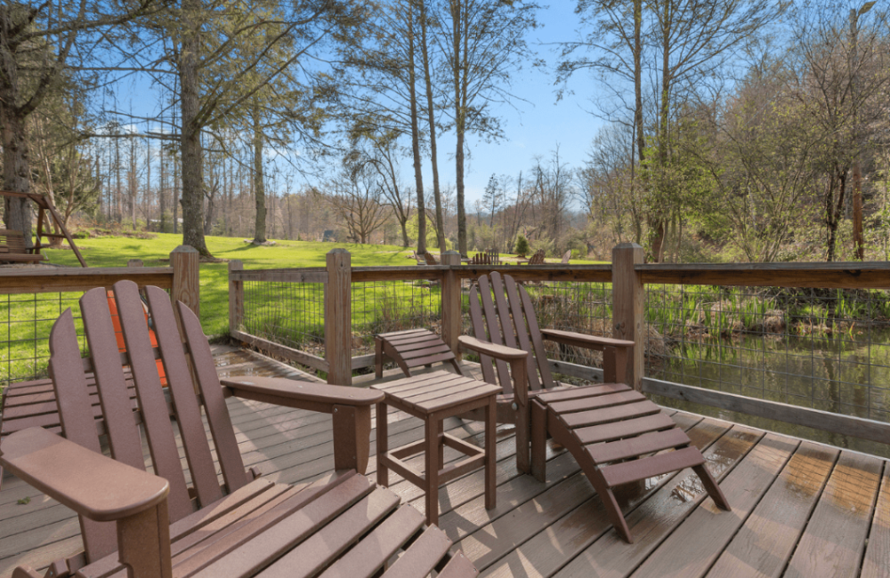 deck at Glen Choga Lodge