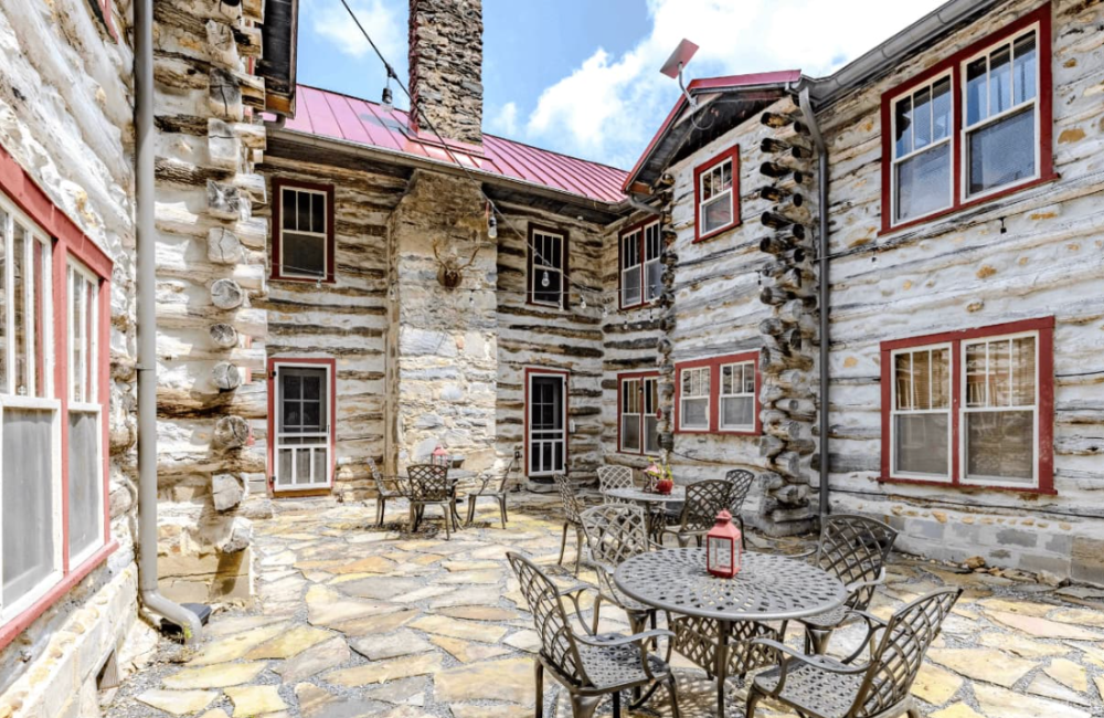 exterior of Glen Choga Lodge