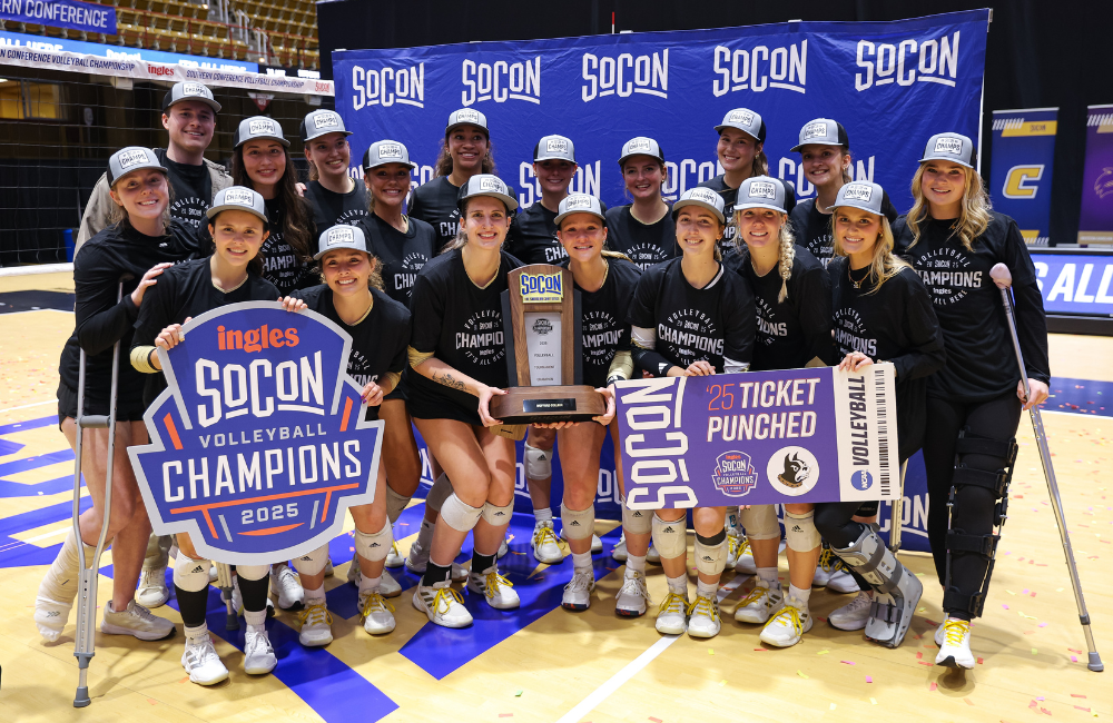 Photo of the 2025 champions of Ingles SoCon Volleyball Championship