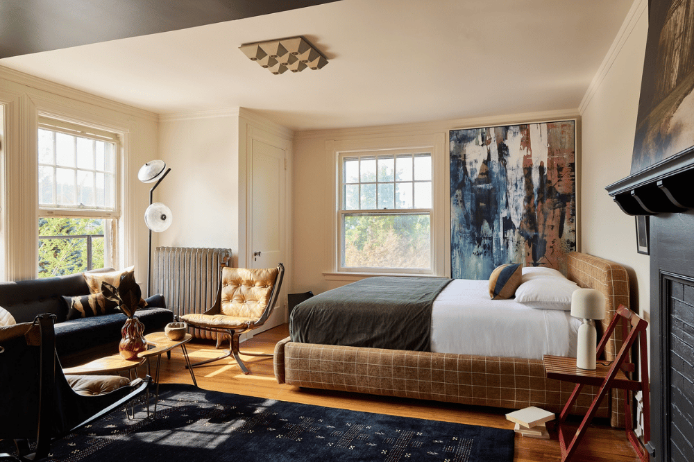 Blind TIger hotel room by Matt Kisiday