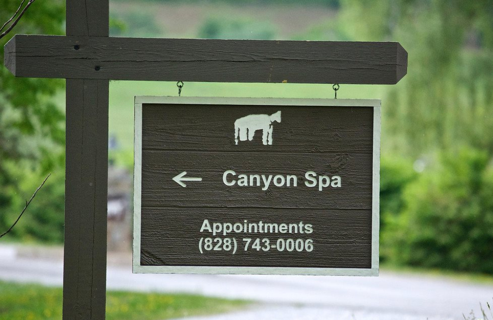 Canyon Spa in Sapphire NC