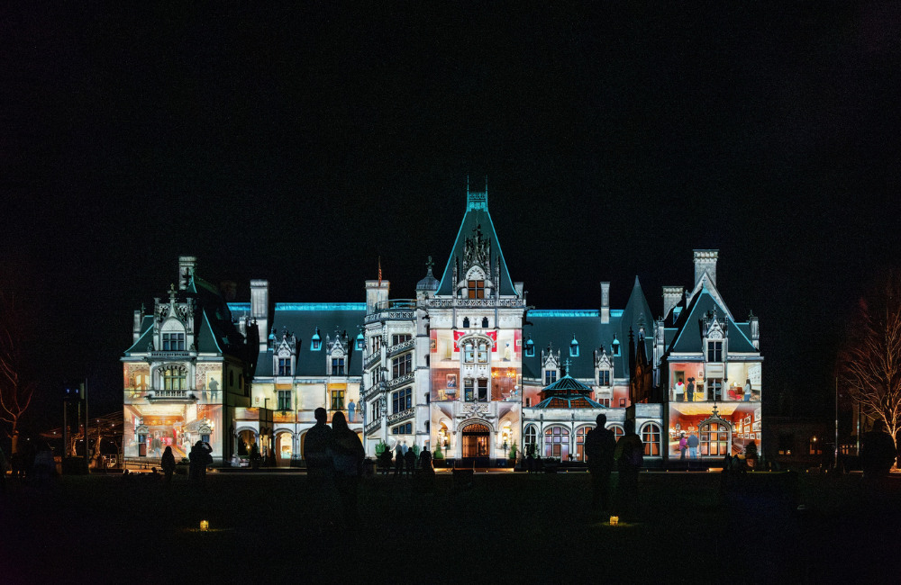 Front of Biltmore House during Luminere