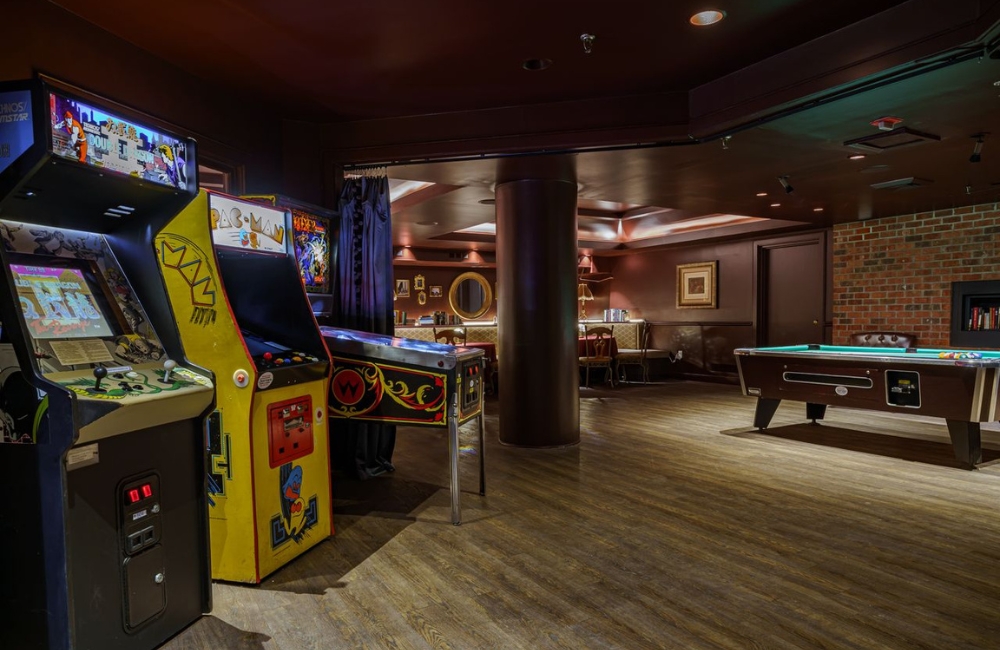 Games in the Den at Fitz and the Wolfe