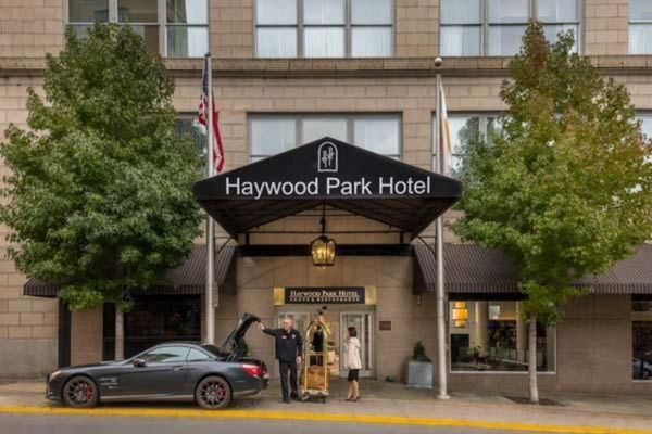 Hsywood Park Hotel exterior