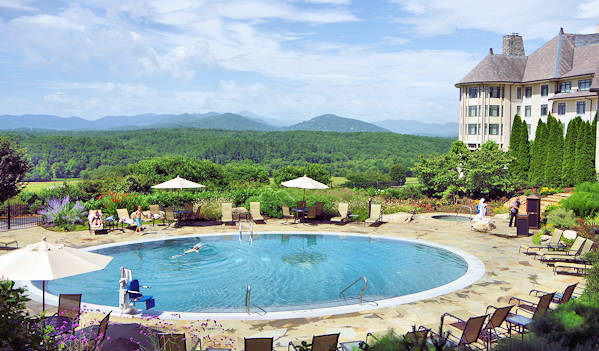 Inn at Biltmore Estate Pool for Families