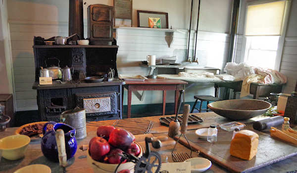 Thomas Wolfe Memorial, Asheville, Kitchen