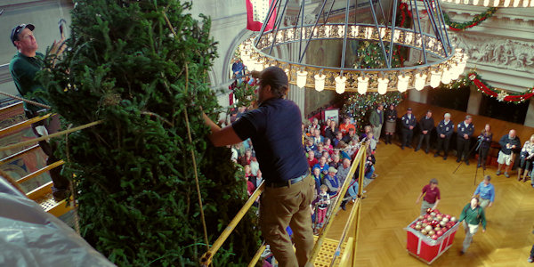 Biltmore Christmas Tree Raising